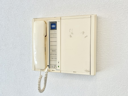 ̑ρ@VvfUC̃C^[z